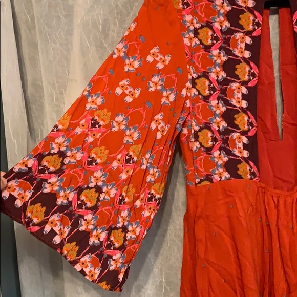 Red dress - Picture 3 of 4